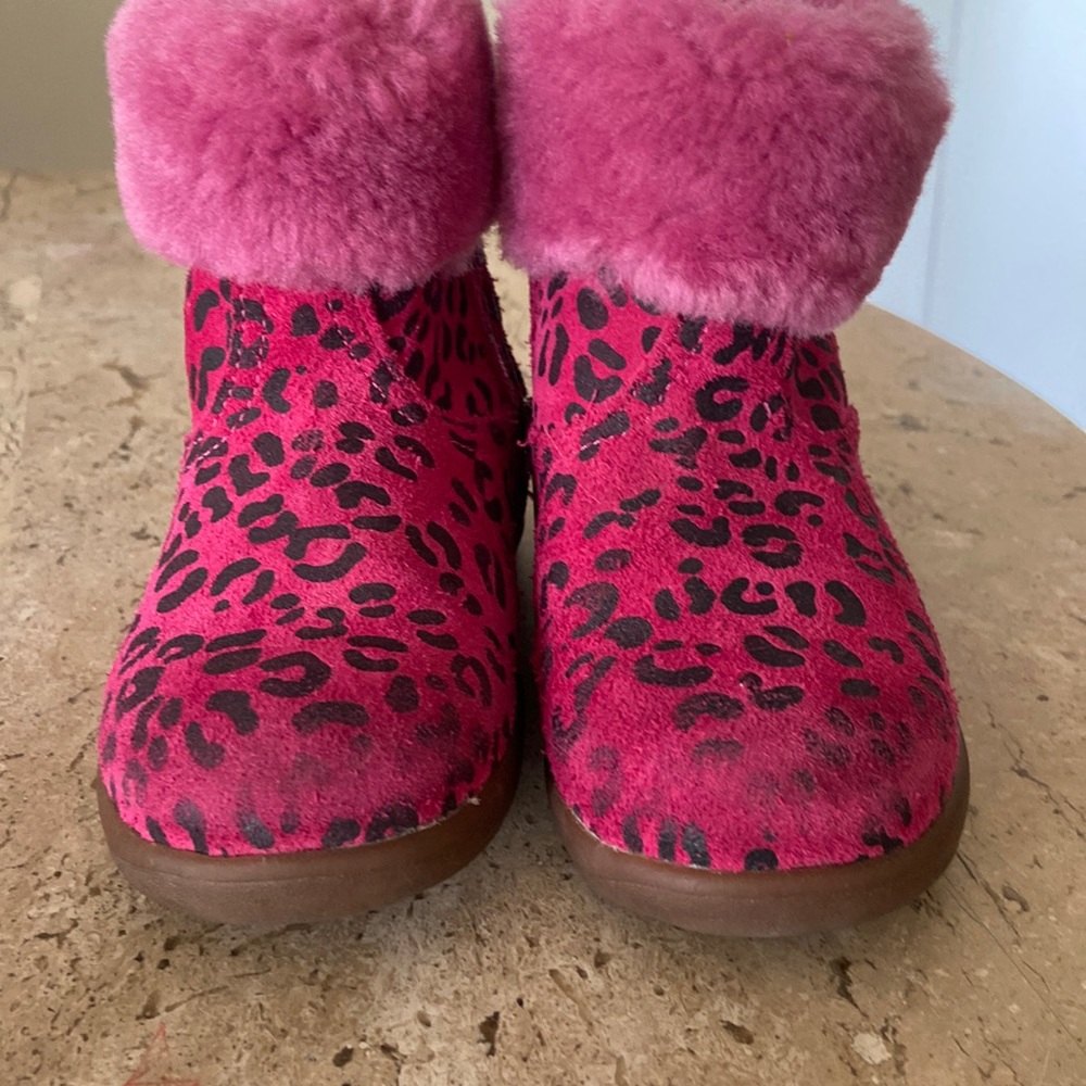 Ugg Pink boots - Toddler 7